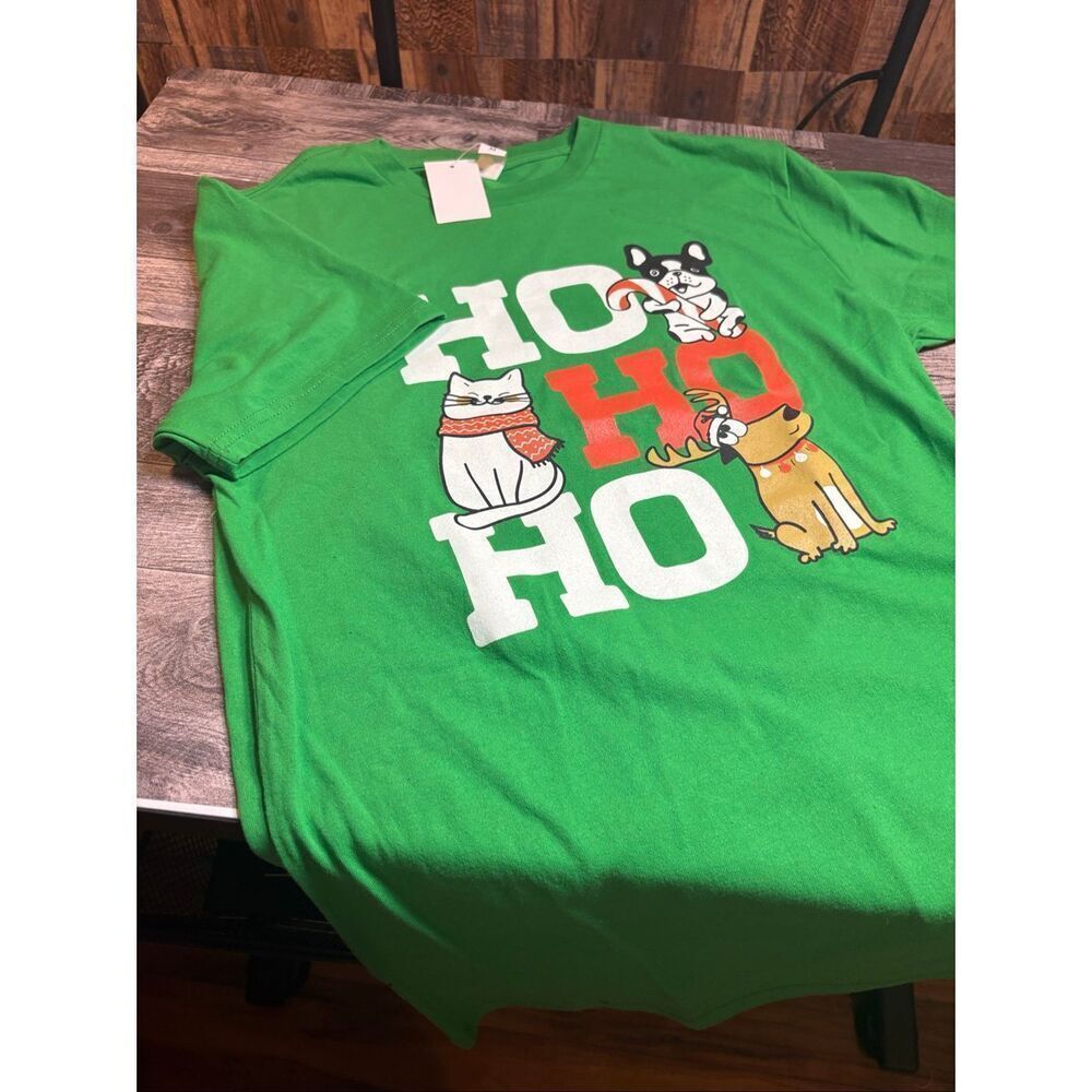 Christmas HO HO HO Pets Graphic T Shirt Green Holiday Cat Dog Medium NWOT